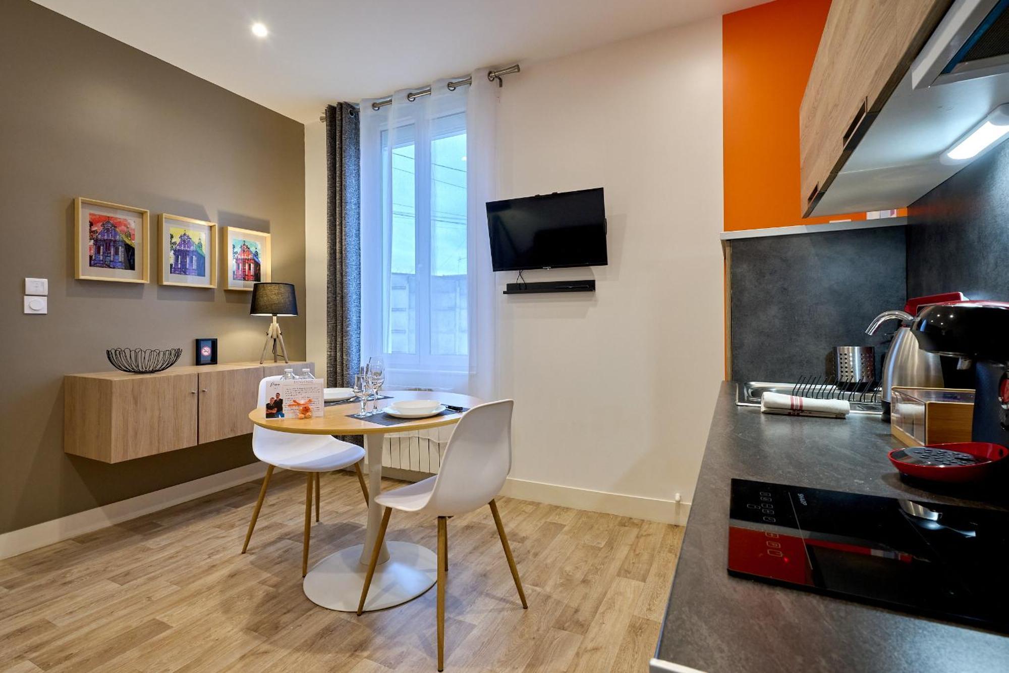 Le Faidherbe Style Appart' Hotel - Wifi Gratuit - Parking Gratuit Calme Et Lumineux Nevers Esterno foto